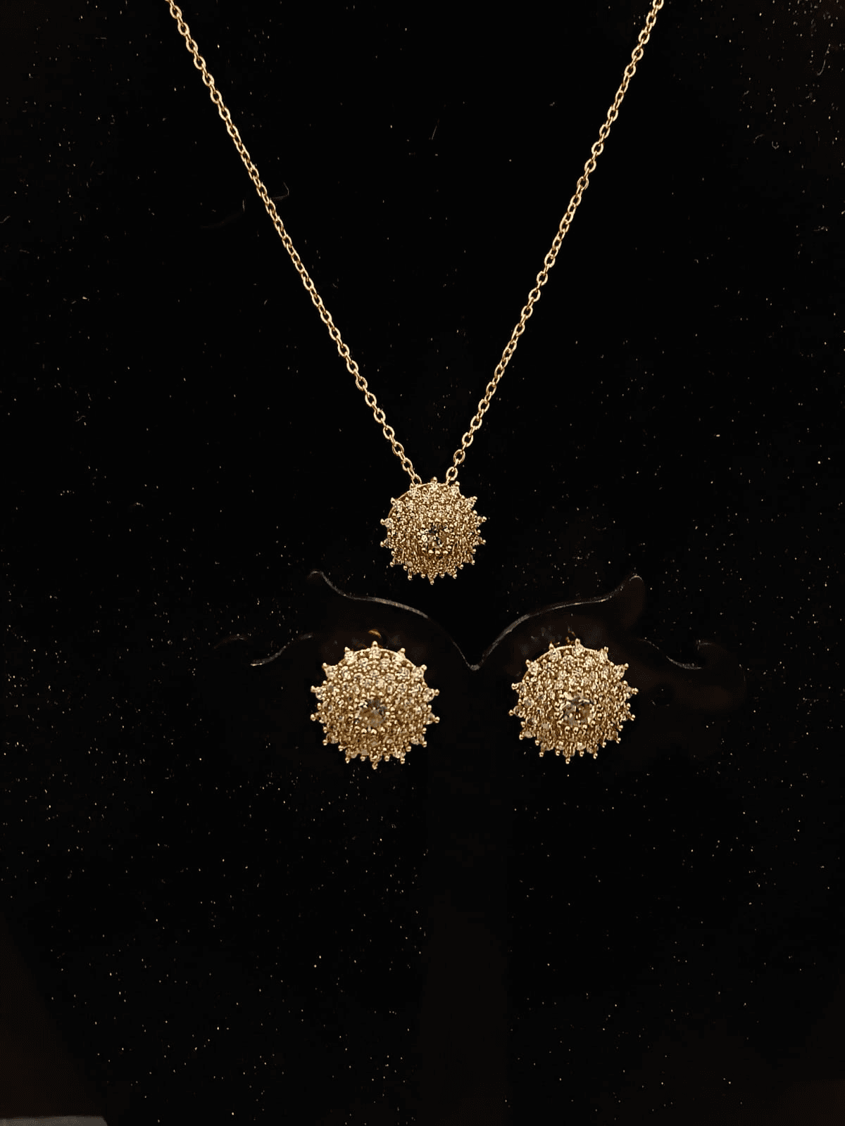 Floral Sunburst AD Stone Pendant Set